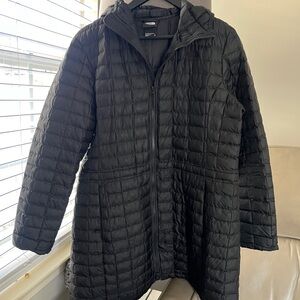 The North Face Women's Black Puffer Coat, The North Face Thermoball Parka M